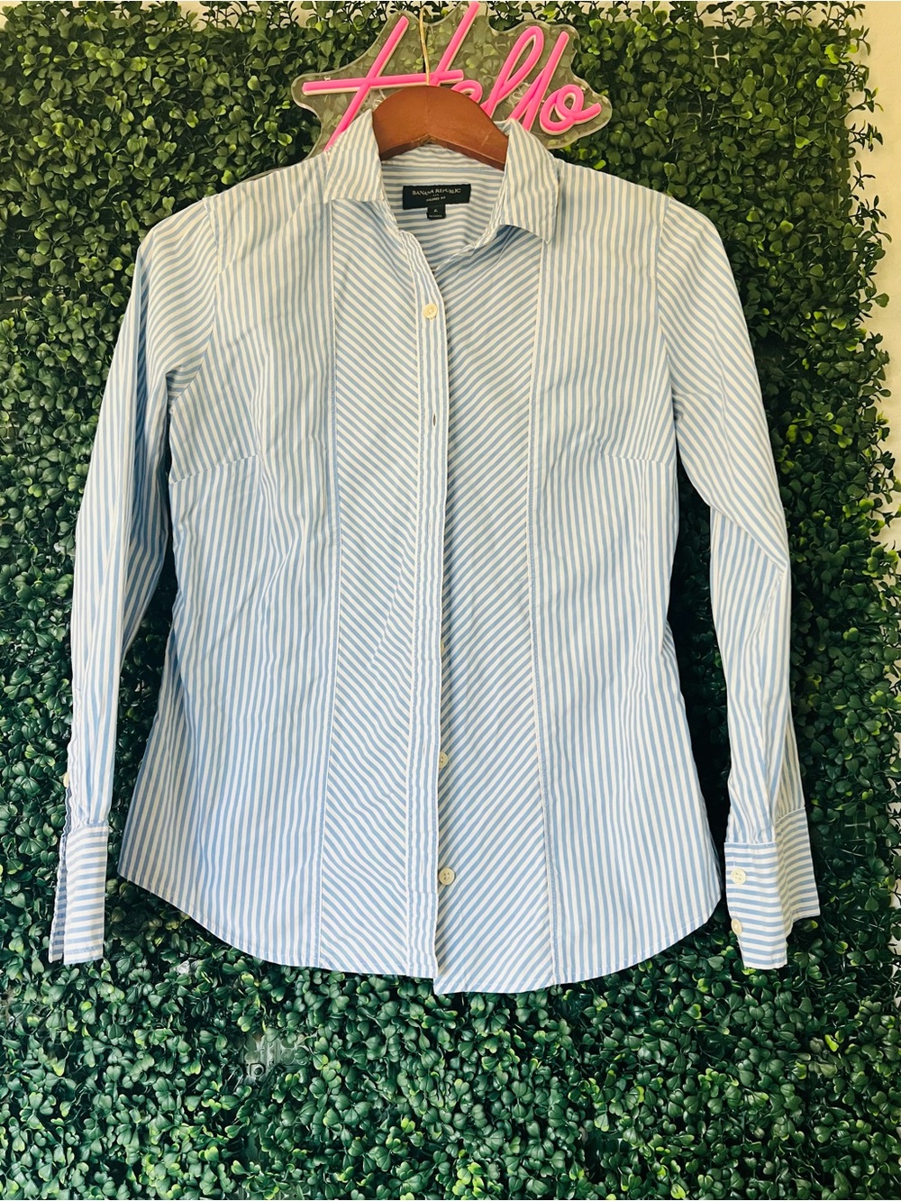 Banana Republic Blue and White Striped Women Dress Shirt